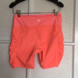 Lululemon Speed Track short grapefruit size 4